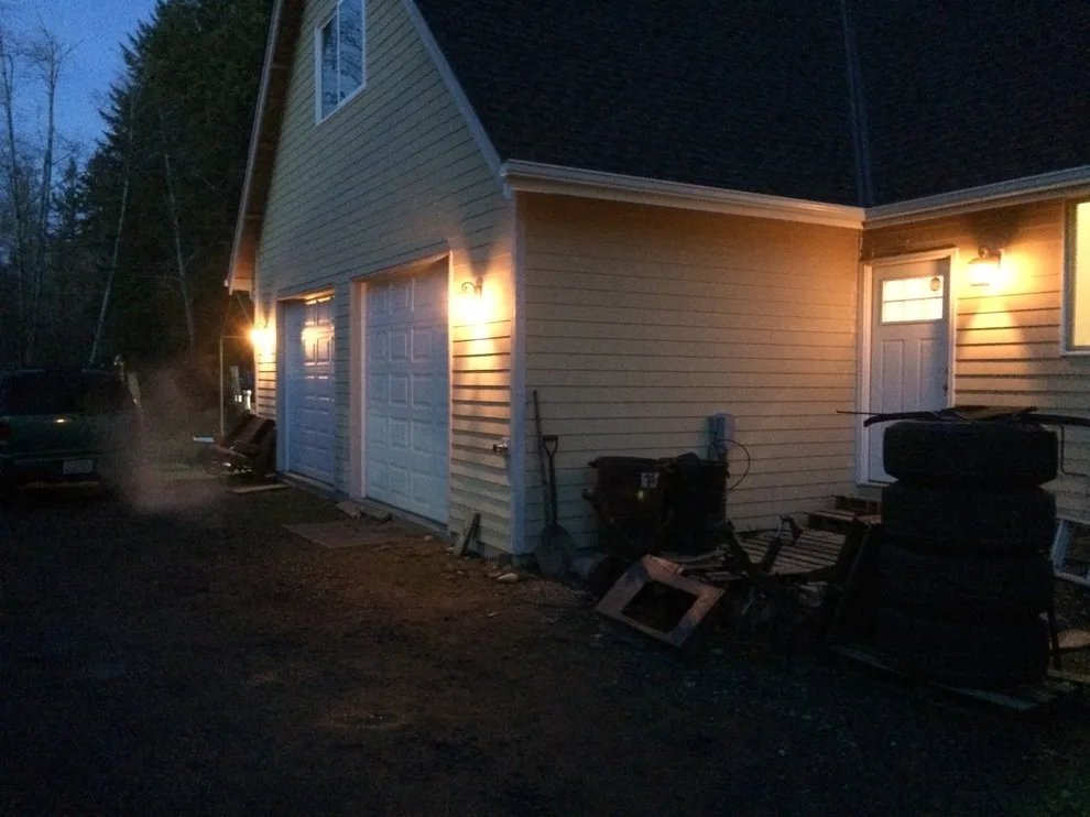 Exterior Lighting for New Residence by Reddy Watt Electrical - Photo 3