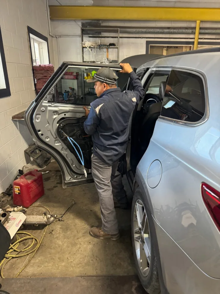 Pepe Auto Repair LLC - Photo 7