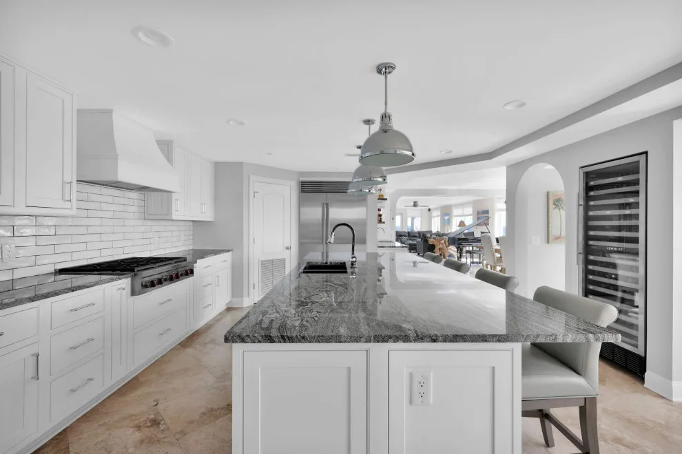 Kallio Oceanfront Condo Renovation by Ann-Marie by Woodsman Kitchens And Floors - Photo 17