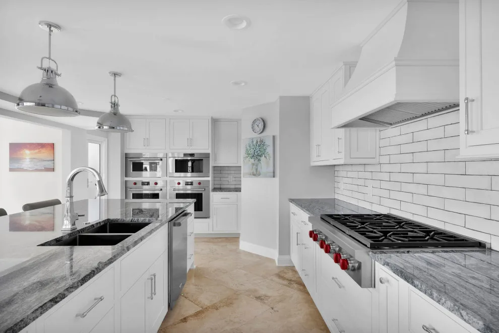 Kallio Oceanfront Condo Renovation by Ann-Marie by Woodsman Kitchens And Floors - Photo 23