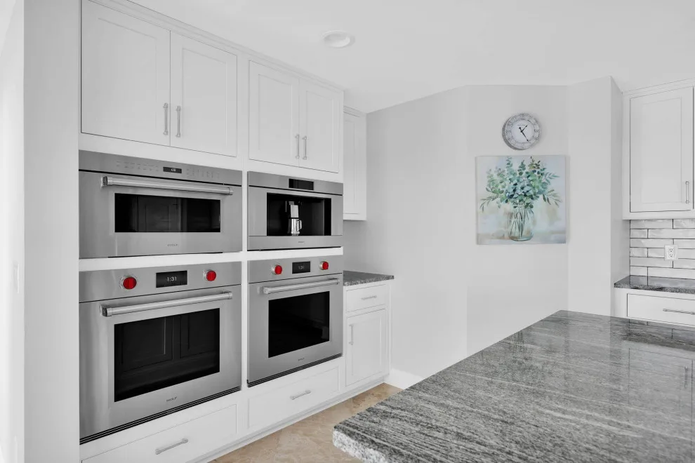 Kallio Oceanfront Condo Renovation by Ann-Marie by Woodsman Kitchens And Floors - Photo 19