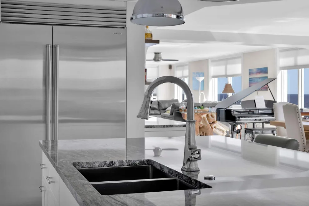 Kallio Oceanfront Condo Renovation by Ann-Marie by Woodsman Kitchens And Floors - Photo 10