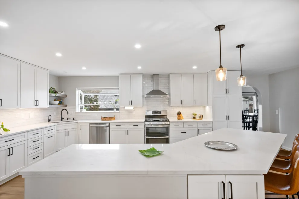 Open design by Creative Kitchen Designs, Inc. - Photo 4