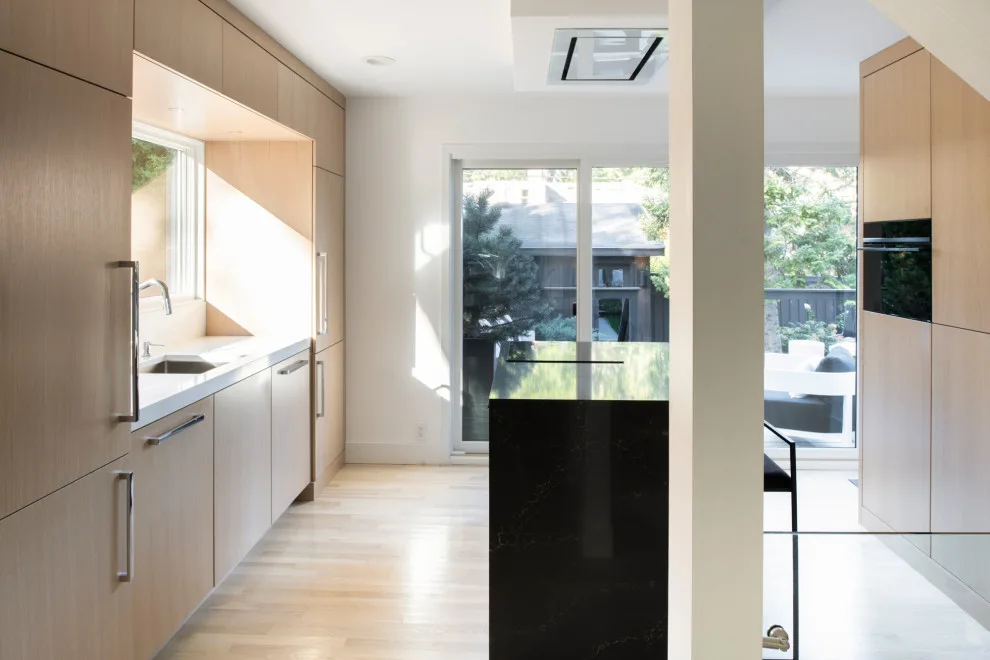 Revival House - Photo 2