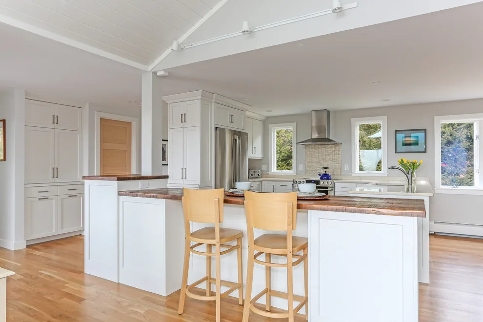 Cranberry Cove Kitchen in Orleans by Lewis & Weldon Custom Kitchens - Photo 5