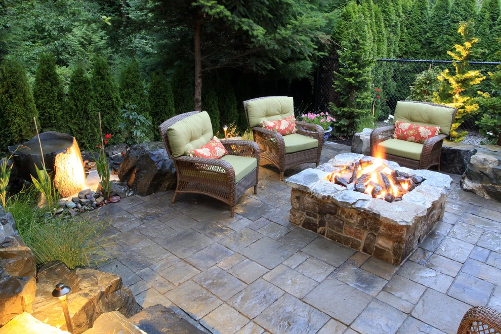 Sammamish Outdoor Living + Fire + Water by Alderwood Landscape Architecture And Construction - Photo 3