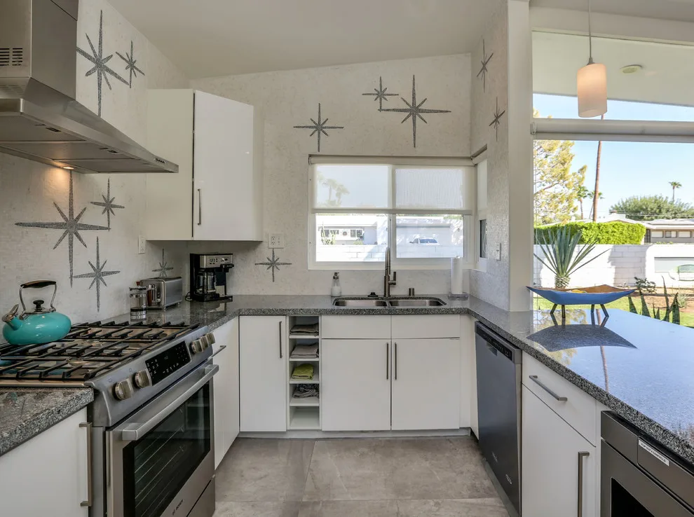 Mid-Century Getaway in Palm Springs by Melinamade - Residential Design + Interiors - Photo 24