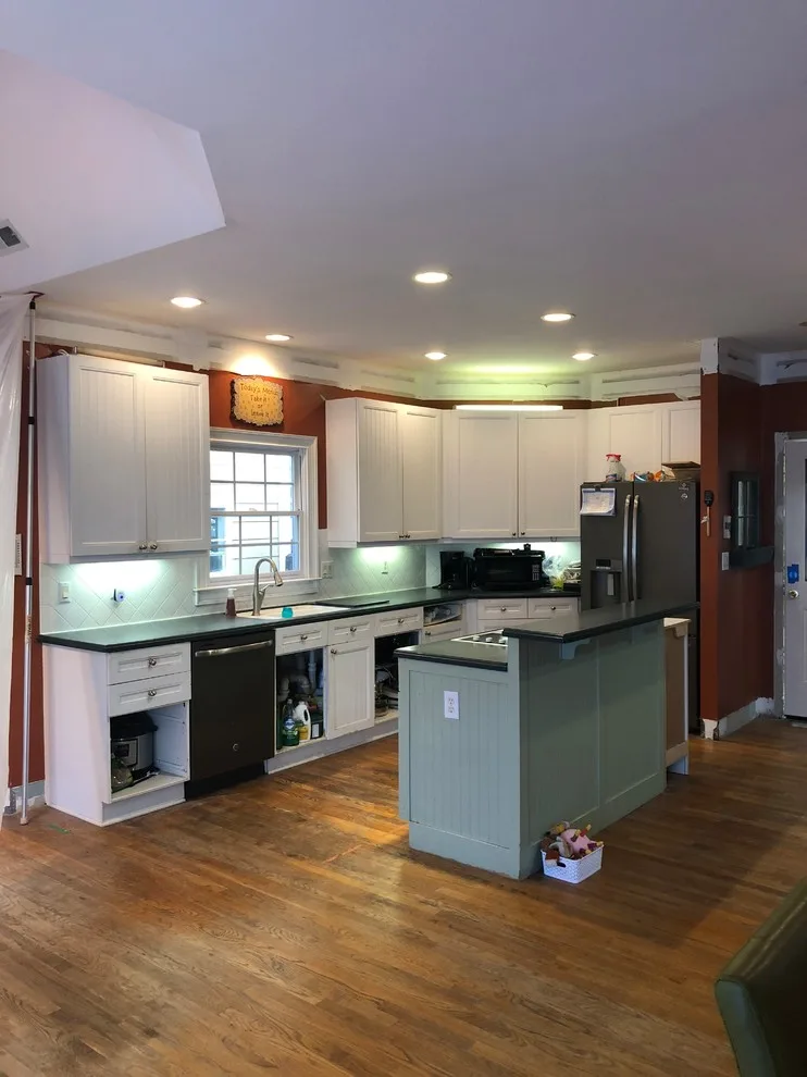 Rosa Moreno Kitchens - Photo 9