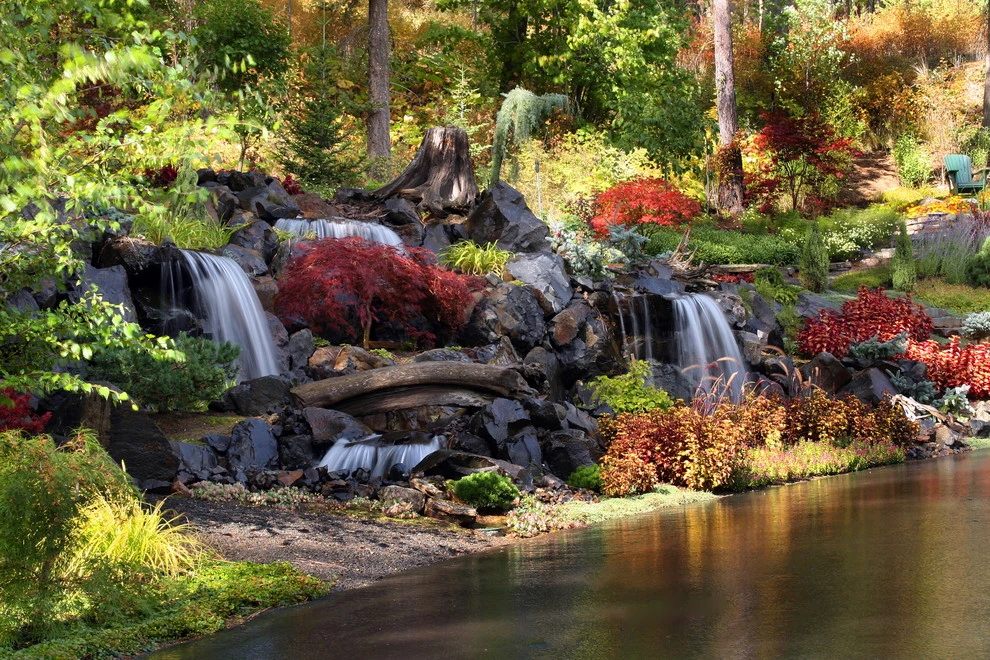 Private Luxury Estate by Alderwood Landscape Architecture And Construction - Photo 5