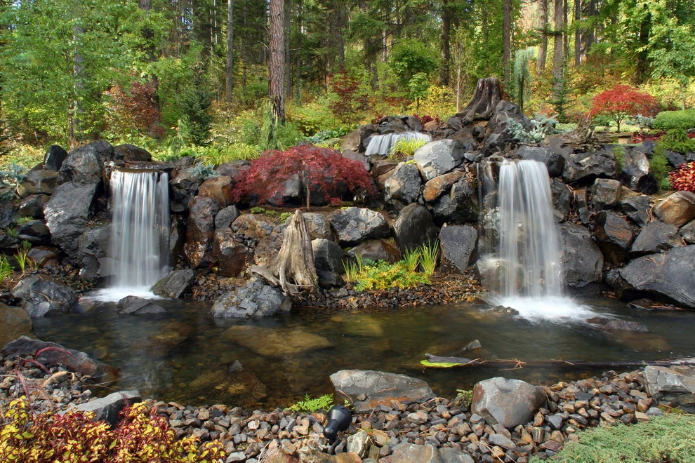 Private Luxury Estate by Alderwood Landscape Architecture And Construction - Photo 6