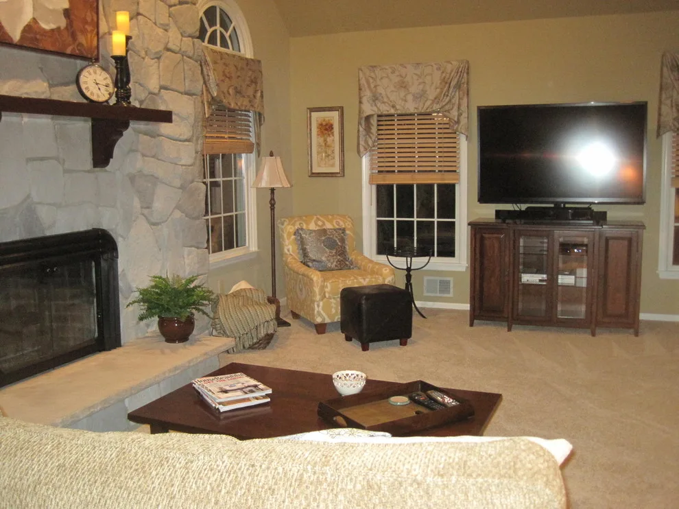 Ins & Outs Decorating, LLC - Photo 13