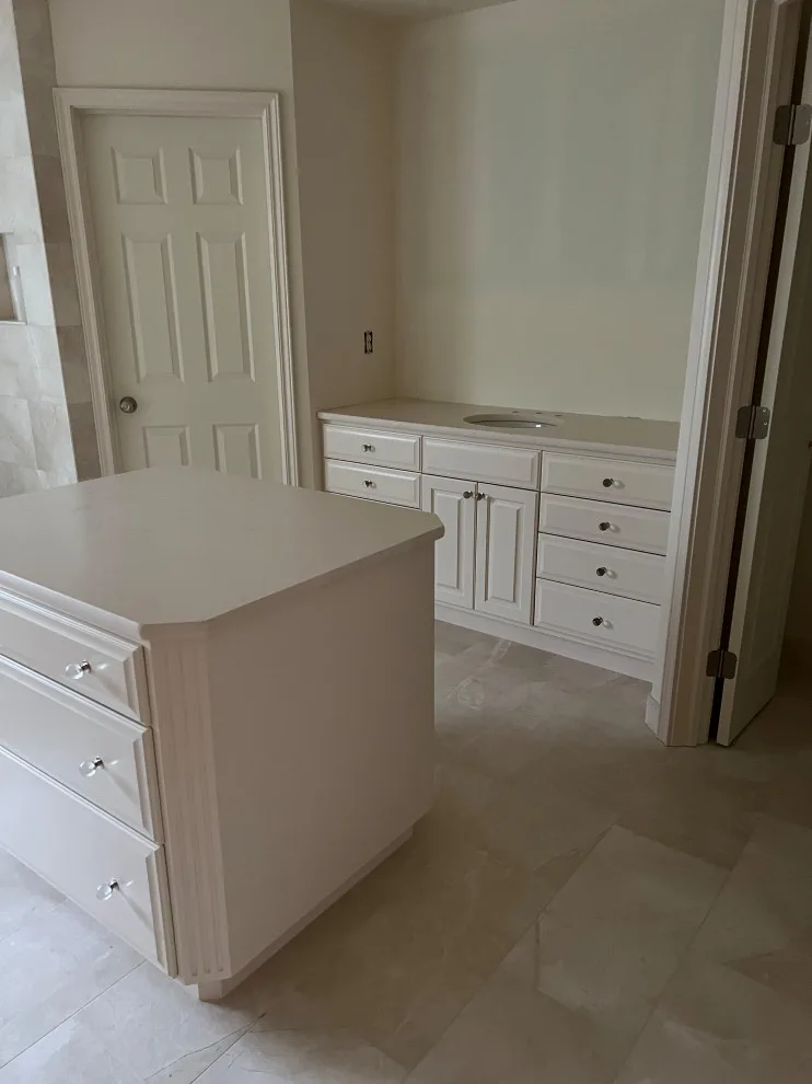 Post Oak Main Bathroom by Erin Welner Interiors, LLC - Photo 6