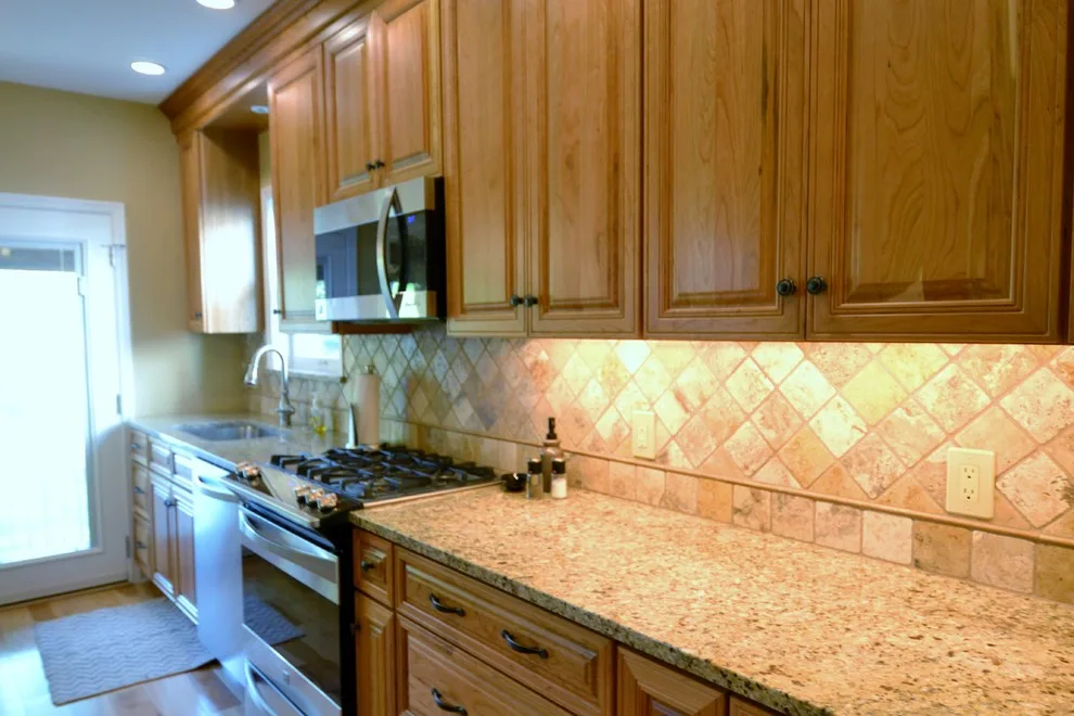 Cost-effective galley kitchen by Remodeling And Painting Experts Inc. - Photo 5