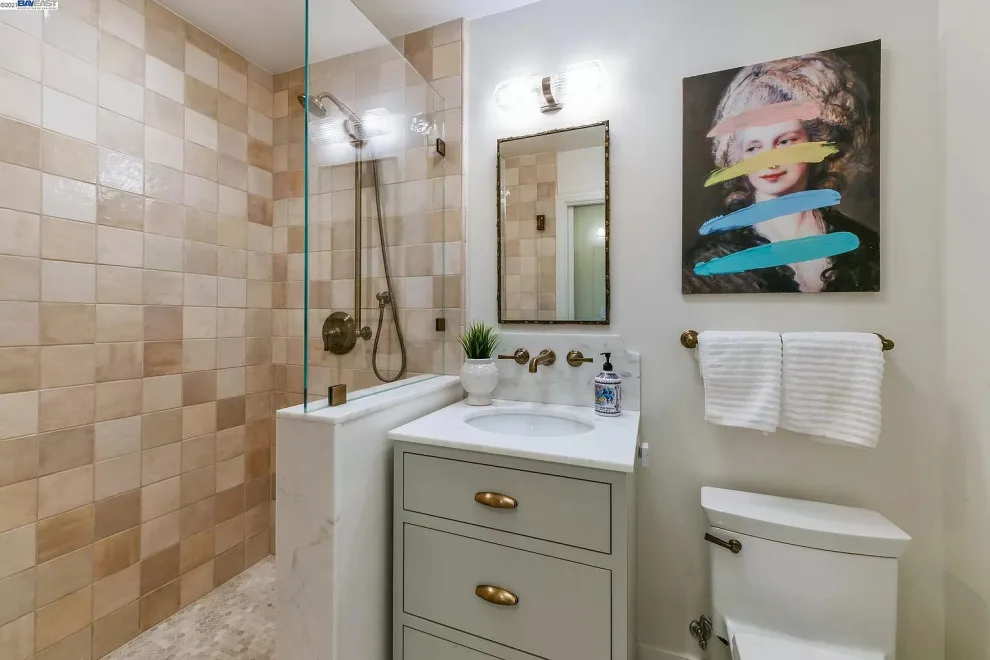 Restrooms and Household Decor by Signature Designs Kitchen | Bath | Interiors - Photo 2