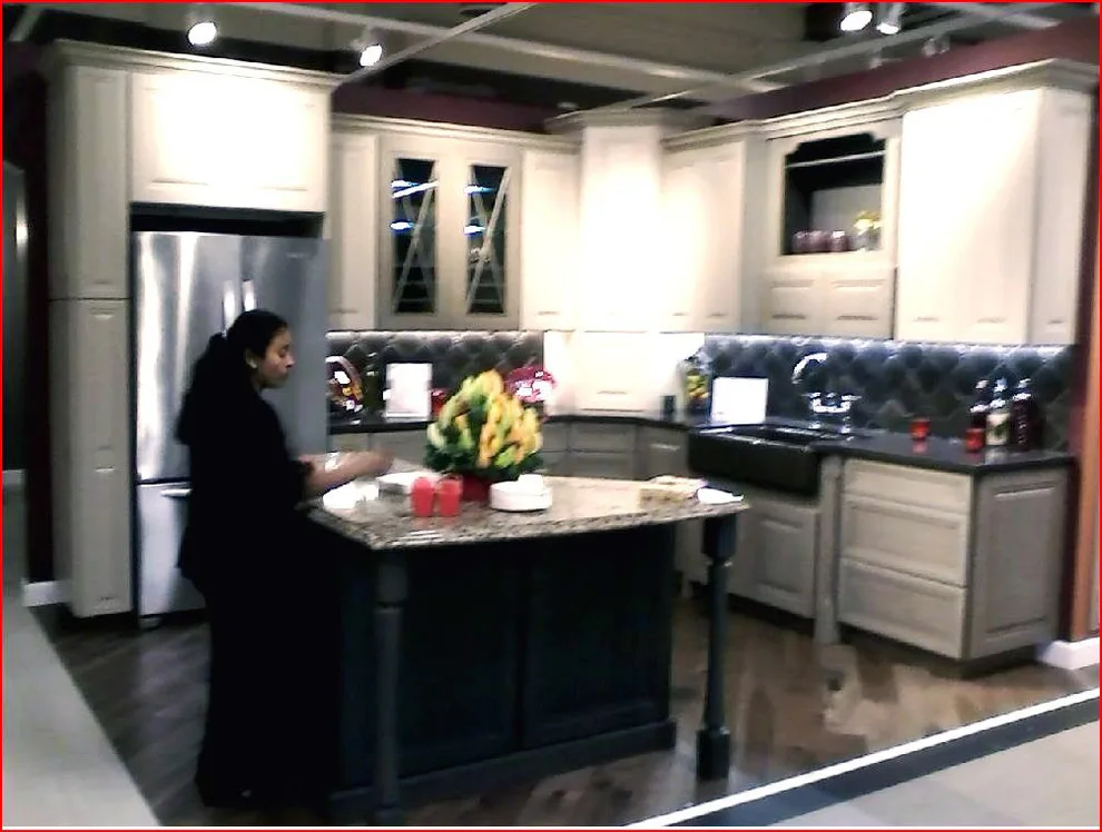 Prosource Display Center by Gayle L Glasband Design - Photo 3