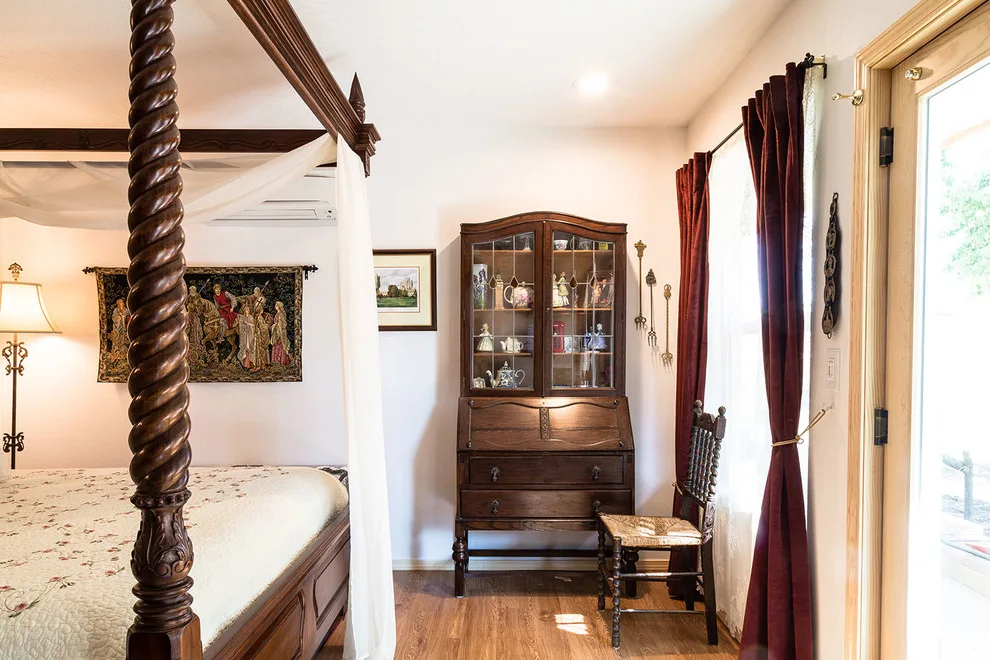 Scarlet Stallion Inn by Dreamstyle Remodeling - Photo 9