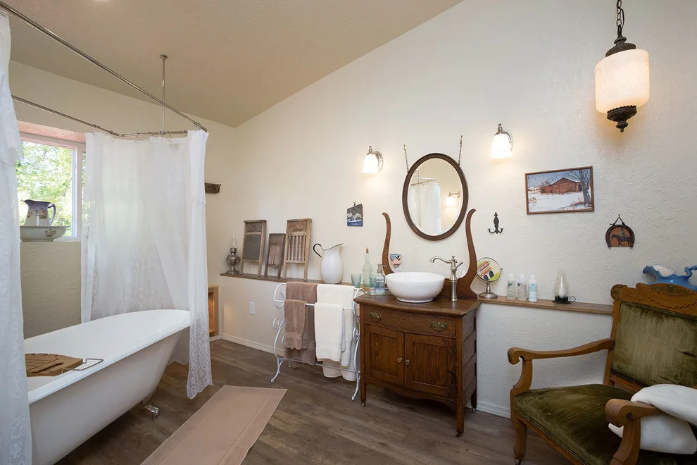 Scarlet Stallion Inn by Dreamstyle Remodeling - Photo 7