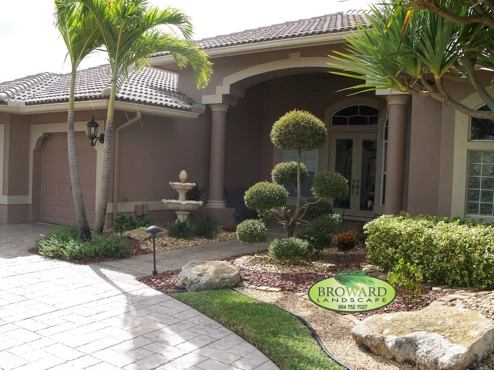 Modern Landscape by Broward Landscape, Inc. - Photo 2