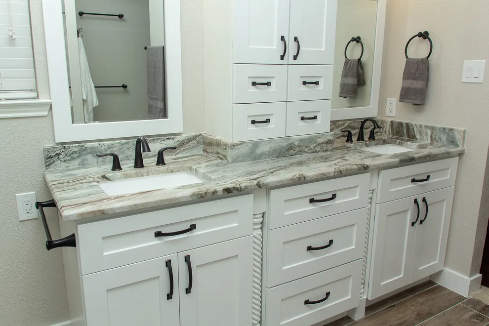 Rocky Hollow - Primary Bathroom by Griffin Design - Photo 44