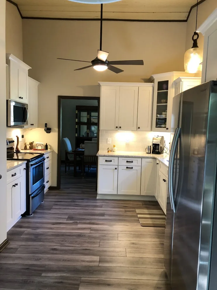 Roswell Classic Kitchen by Rosa Moreno Kitchens - Photo 2