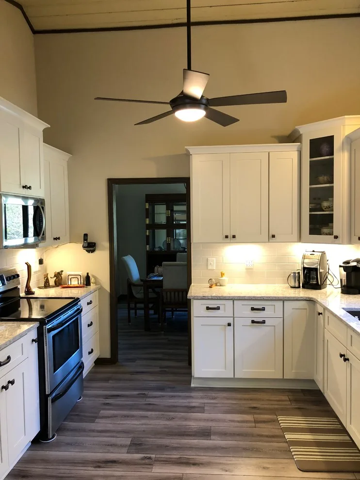 Roswell Classic Kitchen by Rosa Moreno Kitchens - Photo 3