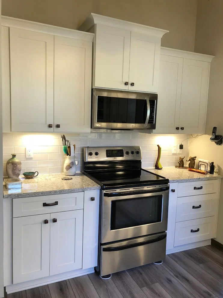 Roswell Classic Kitchen by Rosa Moreno Kitchens - Photo 15