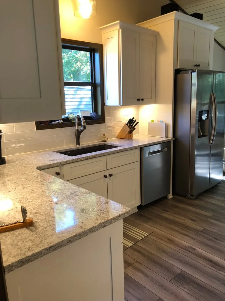 Roswell Classic Kitchen by Rosa Moreno Kitchens - Photo 12