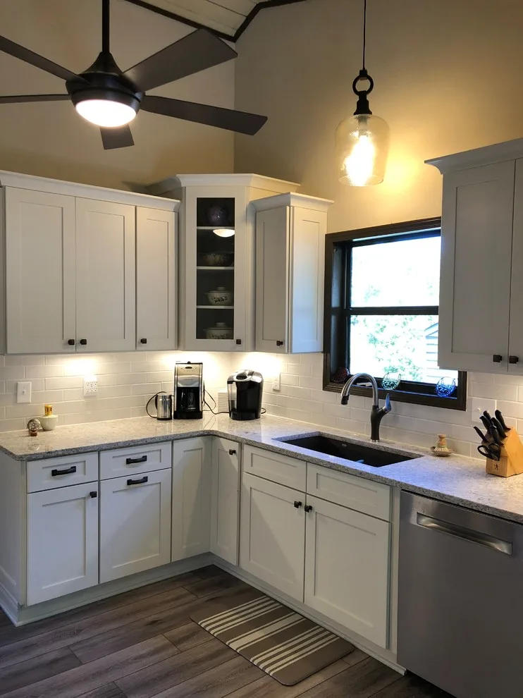 Roswell Classic Kitchen by Rosa Moreno Kitchens - Photo 5
