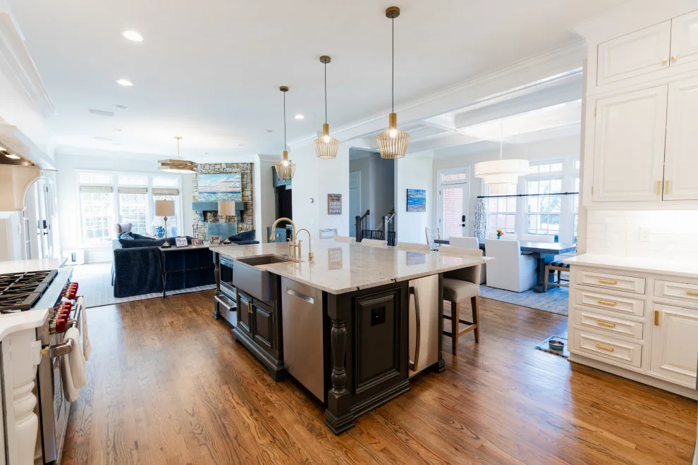 Roswell Transitional Housing by Interiors By Abraham - Photo 5