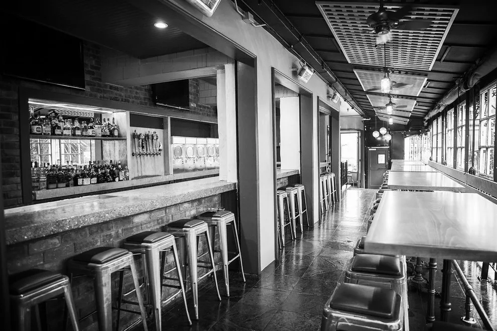 Hollywood Royal Eatery & Lounge by Architectural Fine Finishes Dba Property Partners - Photo 5