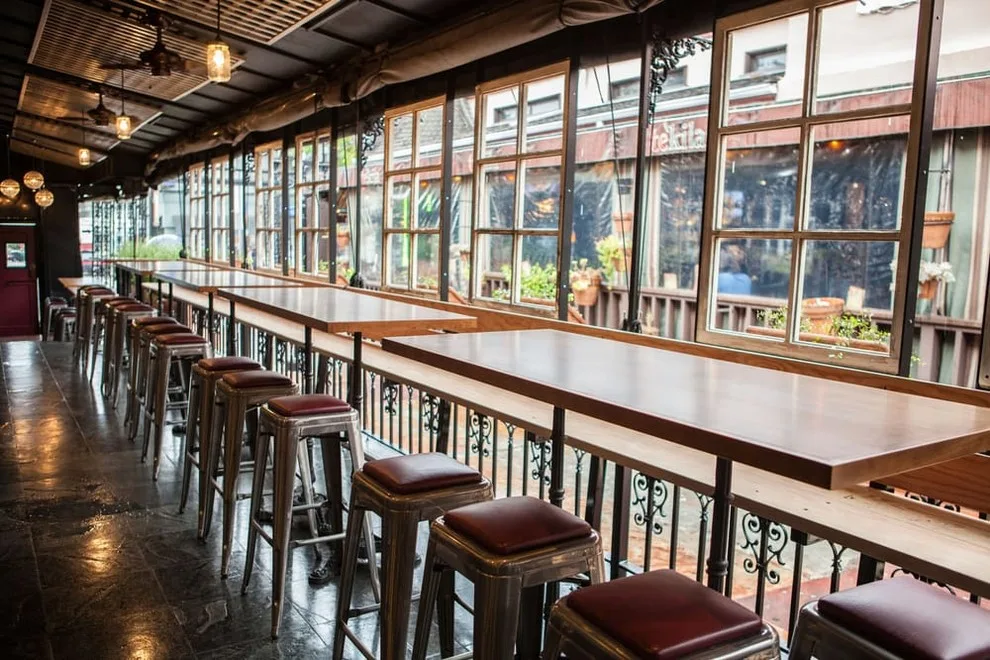 Hollywood Royal Eatery & Lounge by Architectural Fine Finishes Dba Property Partners - Photo 7