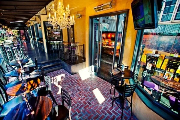 Hollywood Royal Eatery & Lounge by Architectural Fine Finishes Dba Property Partners - Photo 15