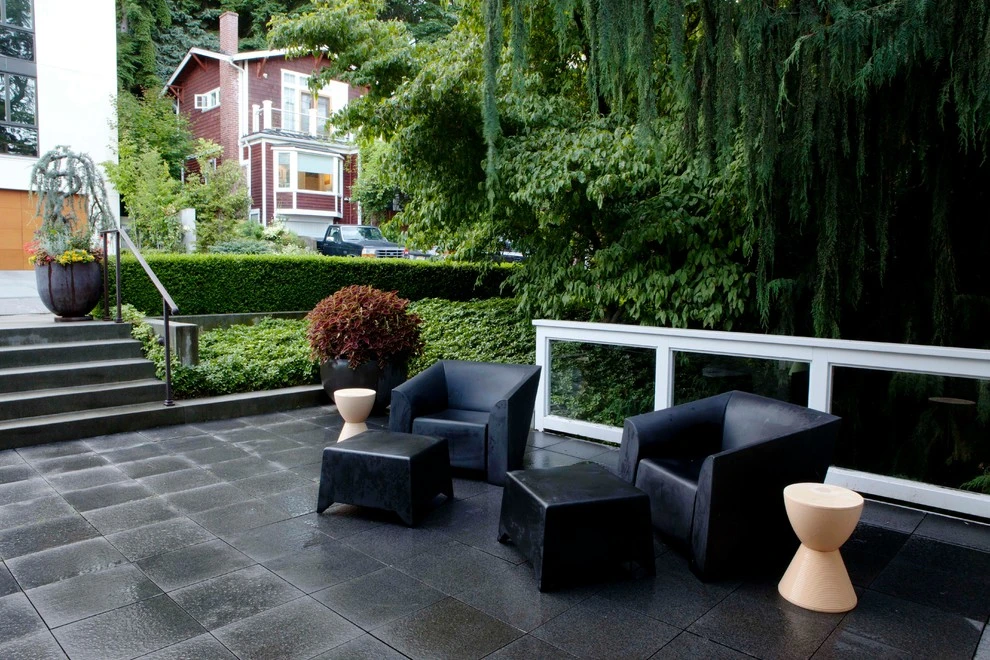 Madrona Contemporary Courtyard by Cambium Inc. - Photo 6