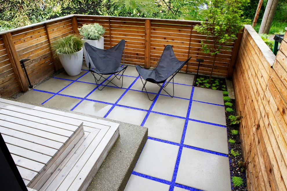 Eclectic Small Townhouse Courtyards by Cambium Inc. - Photo 2