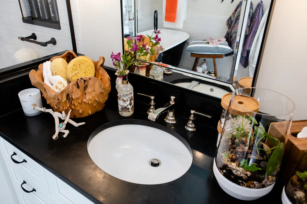 Cozy Sanctuary in a Small Setting by MadDesigns Kitchen, Bath, Interiors - Photo 10