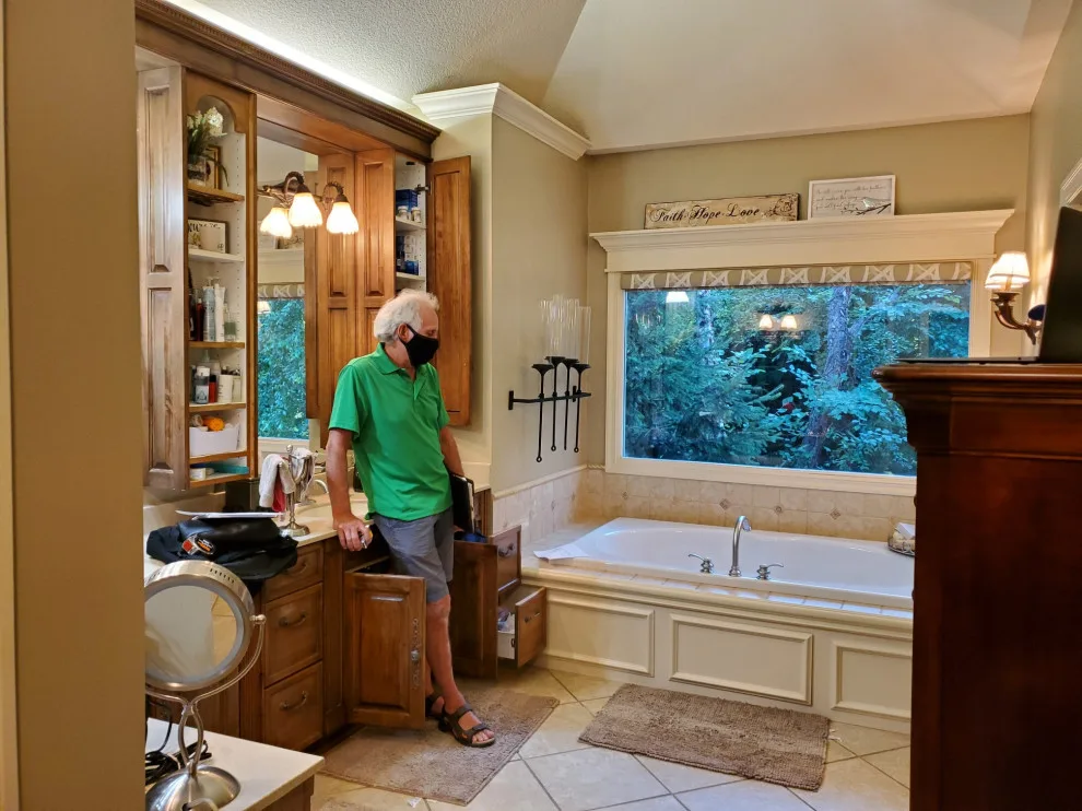 Sharon's Master Suite Renovation at Nottingham Estates by BMB Designs LLC - Photo 14