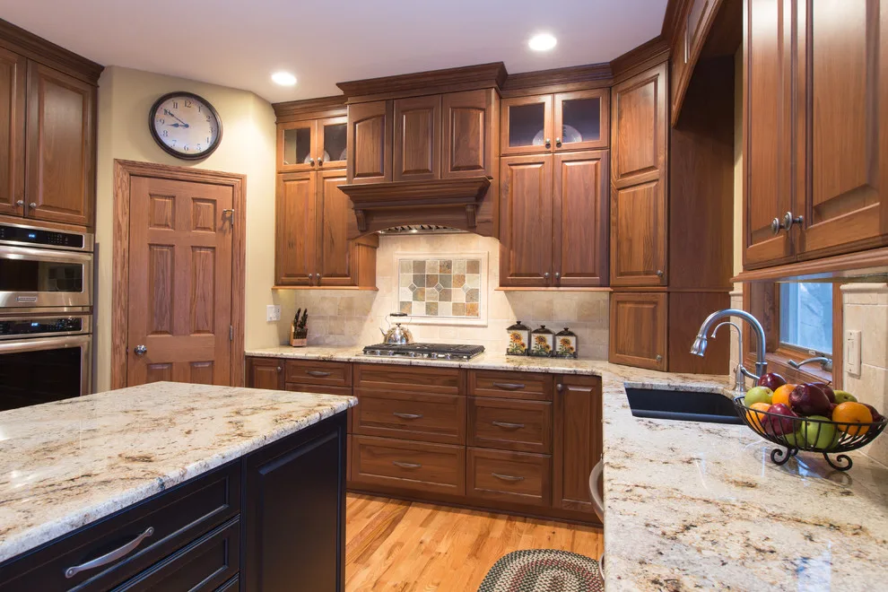 Woodharbor Kitchen & Bath - Photo 2