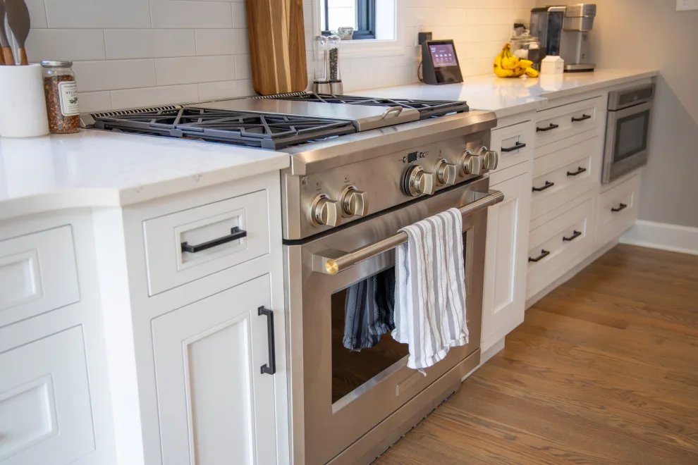 SLAM....DUNCAN PHYFE .... SLINGERLANDS NEW YORK by Zarrillo's Custom Design Kitchens, Inc. - Photo 11
