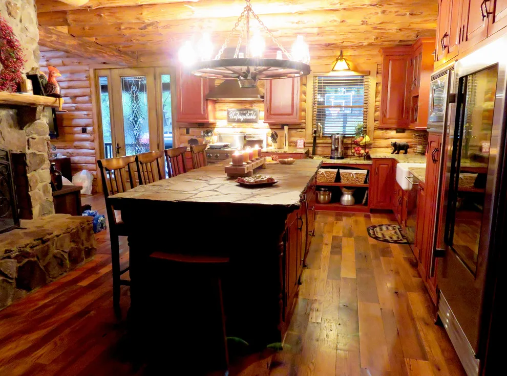 Smith Mountain Lake Residence by KDI Cabinetry - Photo 3