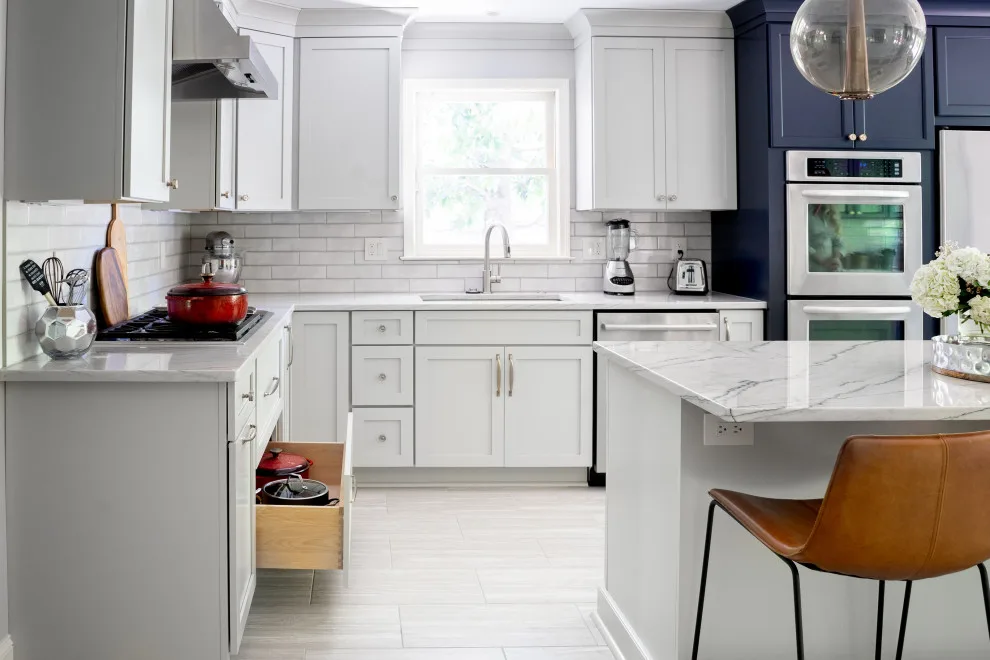 Modern Softness meets Industrial Elegance by Rosa Moreno Kitchens - Photo 8