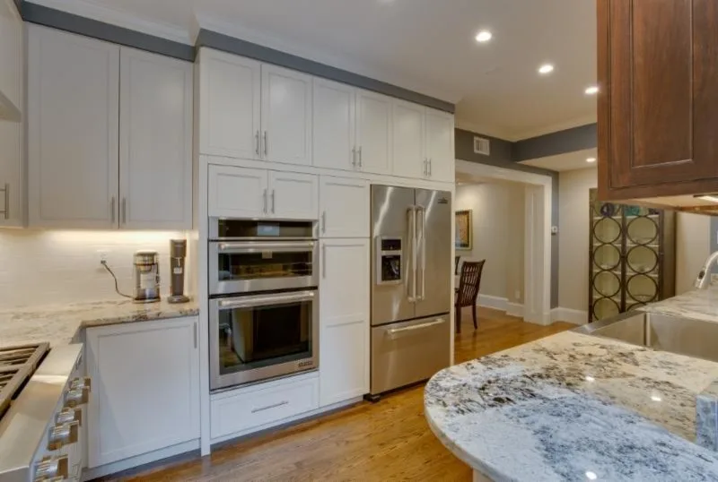 SOUTHERN END APARTMENT by Kim Eifrid - Photo 2