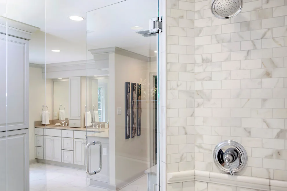 Ample Bathroom by Kitchens Unlimited - Photo 2