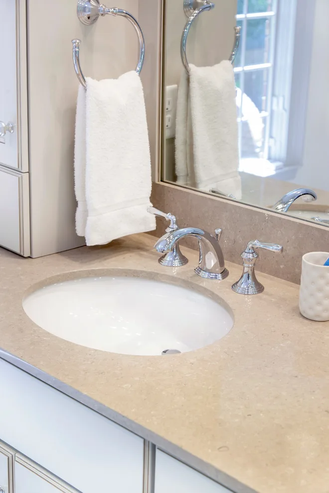 Ample Bathroom by Kitchens Unlimited - Photo 8