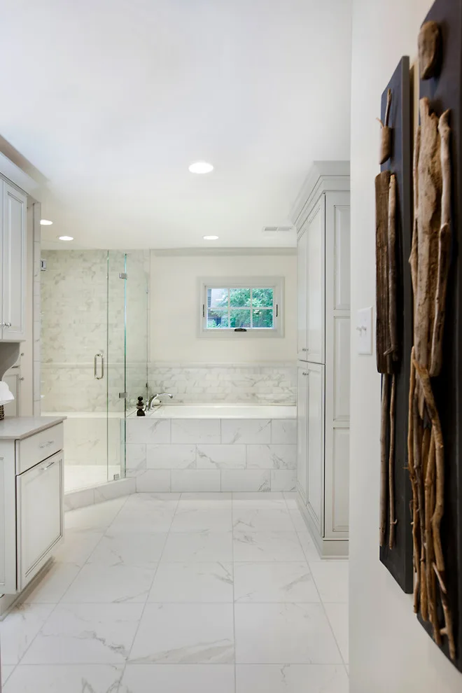 Ample Bathroom by Kitchens Unlimited - Photo 9