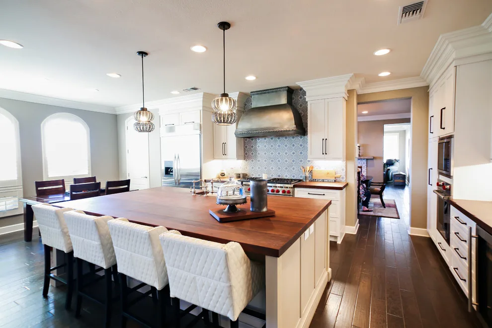 Contemporary Spanish Kitchen by La Costa Cabinets & Design - Photo 2