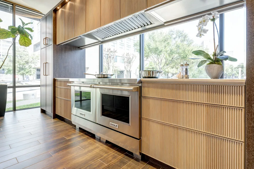 Houston Showroom for Sub-Zero, Wolf, and Cove - Classic Style by Bentwood Of Houston - Photo 5
