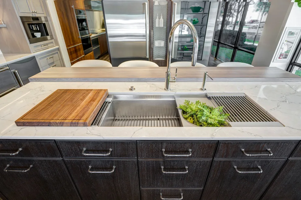 Houston Showroom for Sub-Zero, Wolf, and Cove - Classic Style by Bentwood Of Houston - Photo 11
