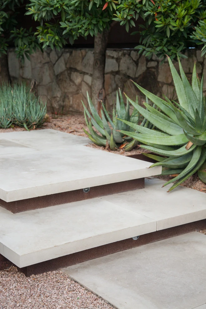 central austin back yard by D-CRAIN Design And Construction - Photo 10