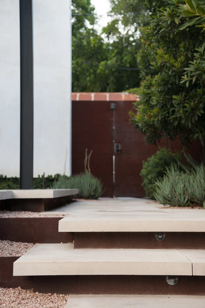 central austin back yard by D-CRAIN Design And Construction - Photo 13