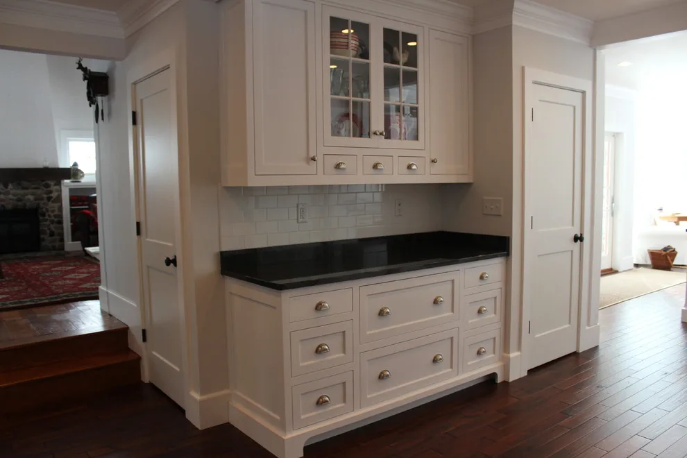 The Traditional Kitchen at the Lakehouse by Frontier Craftsmen - Photo 3